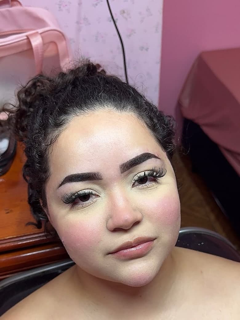 Maquiagem social feito pela Karol